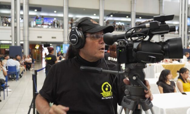 Fredy «el gato» Ramírez, el camarógrafo que lucha por sobrevivir en la película de su vida.