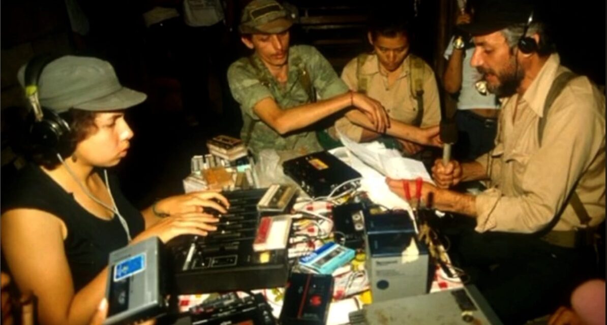 DE RADIOS GUERRILLERAS A EVANGÉLICAS.