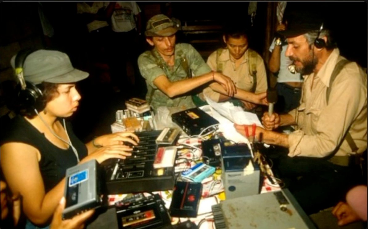 DE RADIOS GUERRILLERAS A EVANGÉLICAS.