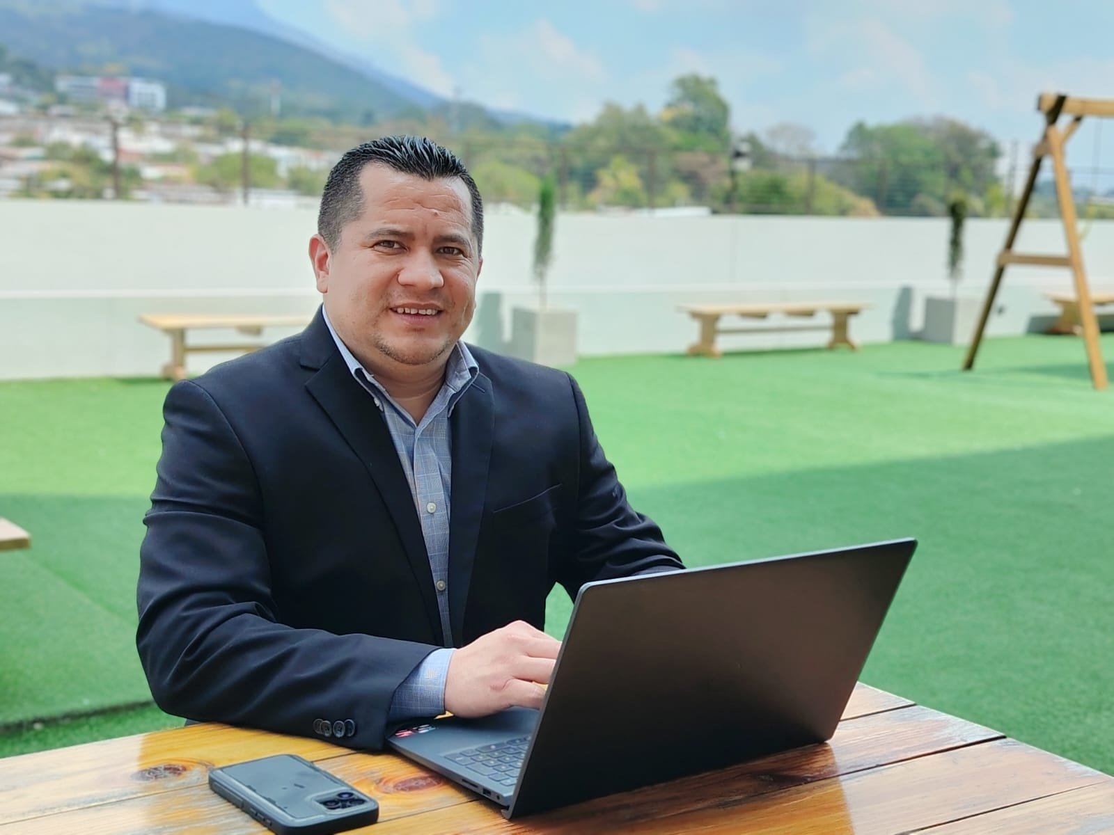 DEL HAMBRE A LA EMPRESA PROPIA