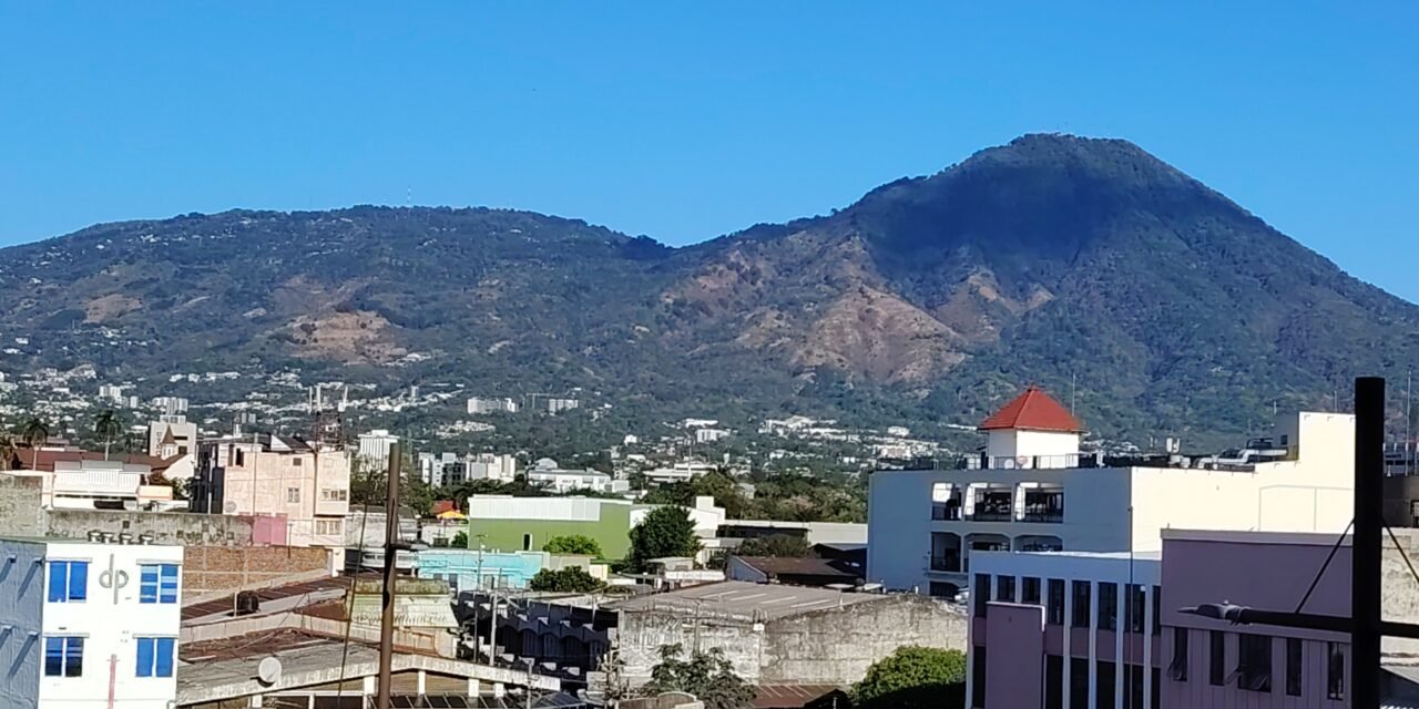 EL CALOR QUE ASFIXIA A EL SALVADOR